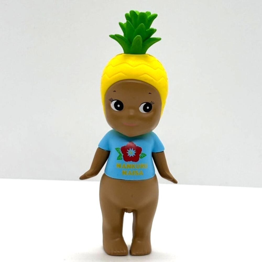 New Unbranded Collectible Mini Figure, Angel & Pineapple (Don't Worry), Open Bx